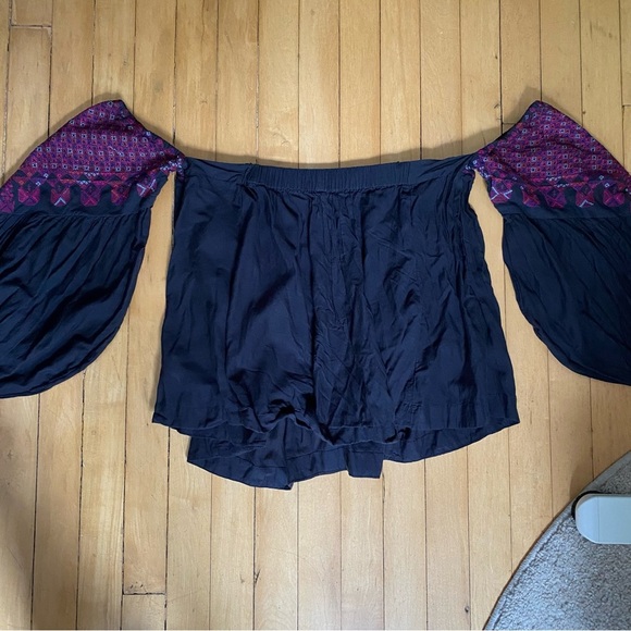 Free People Black and Purple Women's Off-Shoulder Top size small - Picture 2 of 3